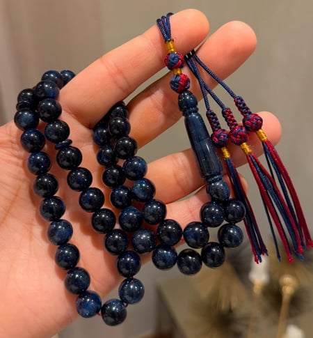 مسباح بكلايت أسود منجم ازرق