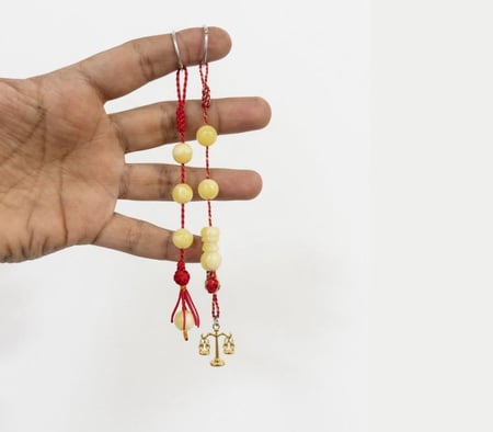 ميداليه خرز باكسسوار الساعه