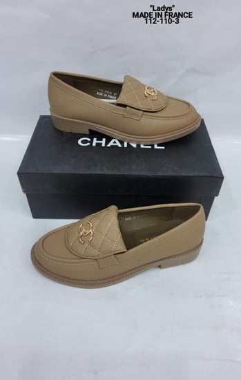 حذاء لوفر نسائي من ماركة شانيل Chanel - بيج مطفي