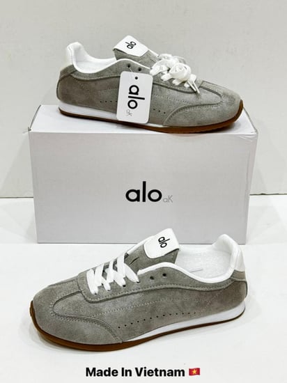 حذاء نسائي من ماركة الو(alo)موديلALO Sunset Sneaker