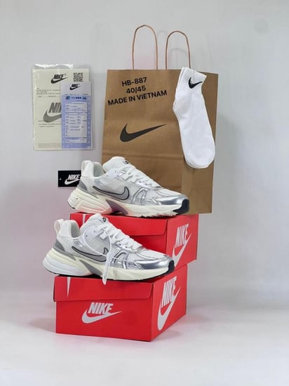 حذاء رجالي رياضي من ماركة نايك(Nike)