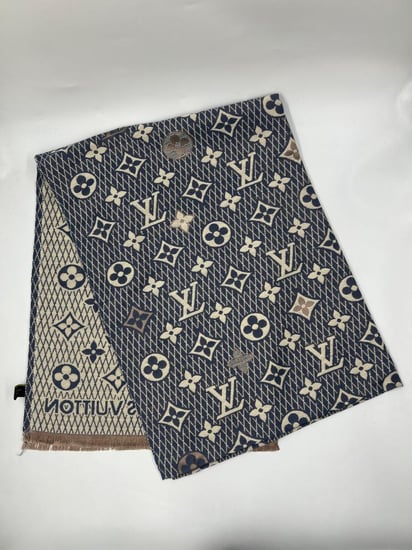 عروض حصرية من الشيلان النسائية (شتوية)من ماركة لويس فيتون(Louis Vuitton) طراز"Logomania Scarf"
