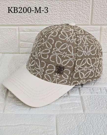 كاب رجالي من ماركة لويفي (Loewe)