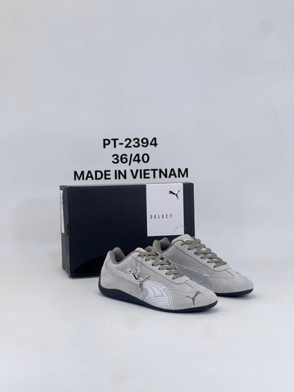 حذاء نسائي من ماركة بوما (Puma) باللون الرمادي