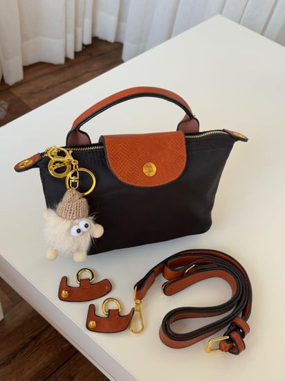 حقيبة يد نسائية من ماركة لونج شامب Le Pliage Original Pouch with handle-اسود