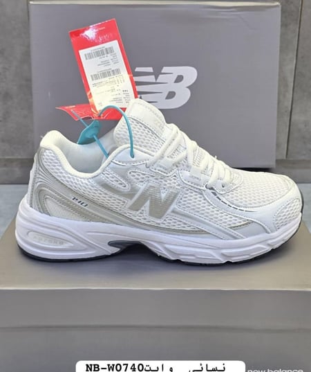 حذاء نسائي من ماركة نيوبلانس New Balance 740-اسود