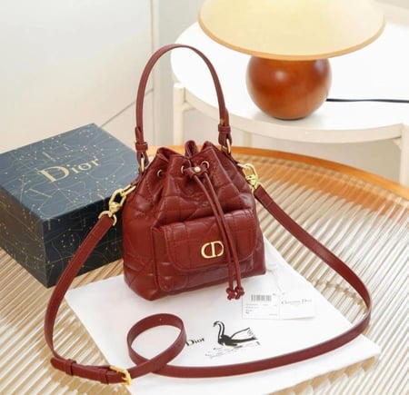 حقيبة يد نسائية ماركة ديور Dior