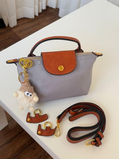 حقيبة يد نسائية من ماركة لونج شامب Le Pliage Original Pouch with handle-رمادي
