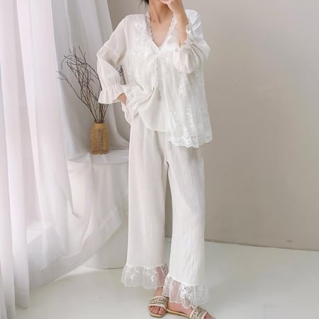 طقم بيجاما خفيف وبارد مكون 3 قطع بتفاصيل أنيقة-( أبيض-وردي)