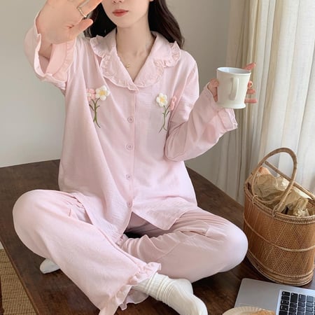 بيجامة أنيقة بأكمام طويلة من قماش ناعم ومريح-z1