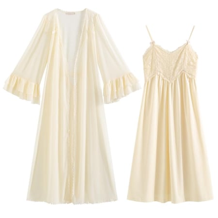 قميص وروب من التل والدانتيل الفرنسي بتصميم فاخر وأنيق