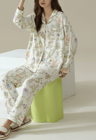 بيجاما القطن الأنثوية بطبعات حديقة ملونة تصميم أنيق