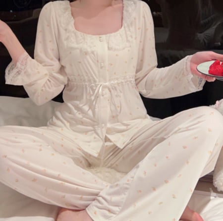 بيجاما ناعمة وباردة بطبعات الزهور الناعمة-اكمام (ميدي)