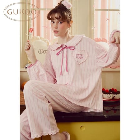 بيجاما القطن الأنثوية بتفاصيل فيونكة وقلب بتصميم أنيق