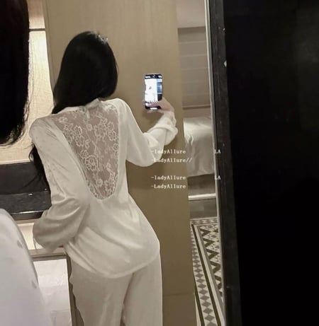 بيجاما الأناقة والأنوثة من الساتان الفاخر-أبيض