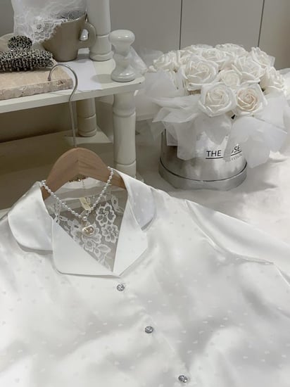 بيجاما الأناقة والأنوثة من الساتان الفاخر-أبيض
