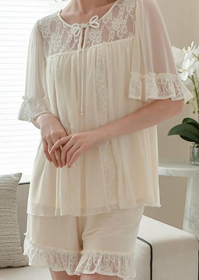 بيجاما شورت من الدانتيل الفرنسي الفاخر والأنيق