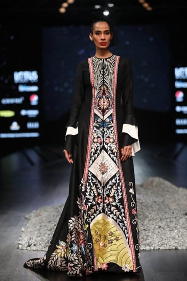 فستان هندي طويل