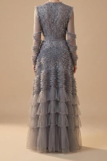 فستان سهرة فخم بتطريز يدوي ولون رمادي