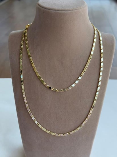 سلسال طويل مطلي ذهب عيار ١٤ .