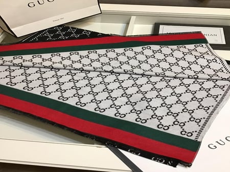 سكارف قوتشي