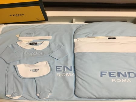 طقم مواليد فندي