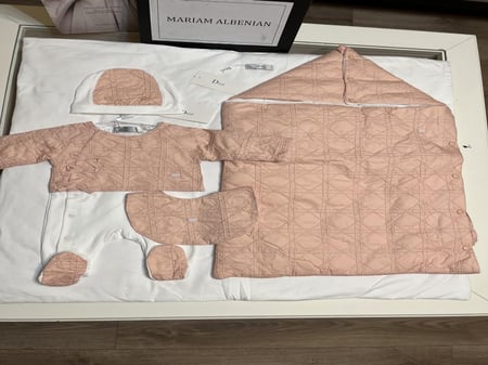 طقم مواليد ديور