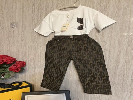 طقم فندي تيشيرت + بنطلون