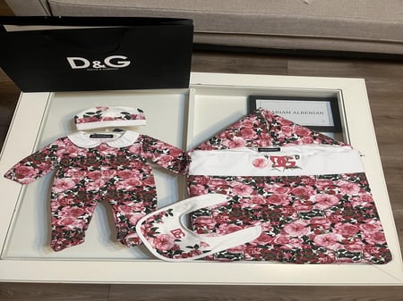 طقم مواليد دوتشي غابانا