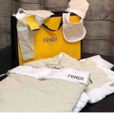 طقم مواليد فندي بيج