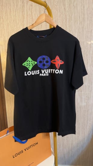 تيشيرت لويس فيتون