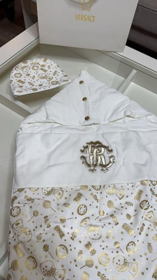 طقم روبرتو كفالي ( مدس + لحاف + قبوع )