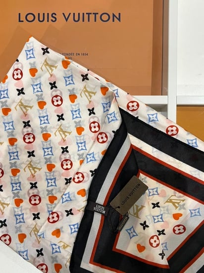 سكارف لويس فيتون بدون ملحقات