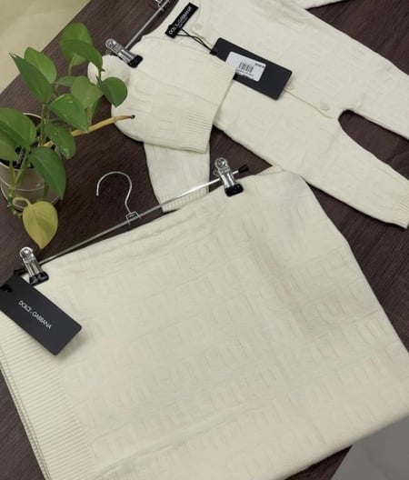 طقم دوتشي غابانا افارول + لحاف +قبوع