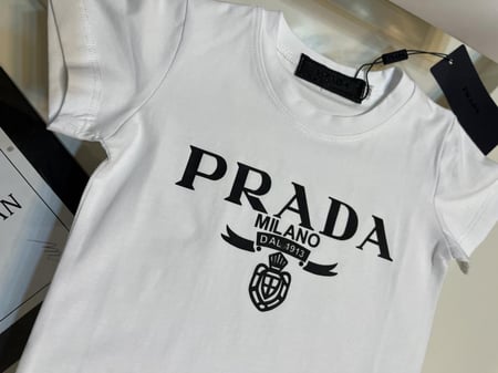 تيشيرت برادا