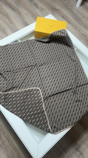 لحاف فندي بلانكيت