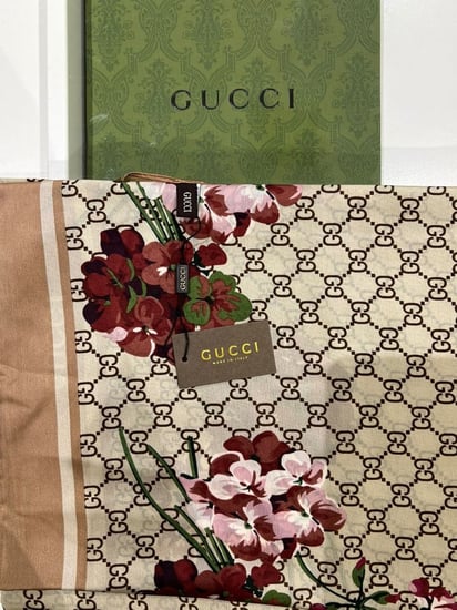 سكارف قوتشي