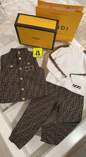 طقم فندي 3 قطع (بنطلون +بلوزه+ سديري )