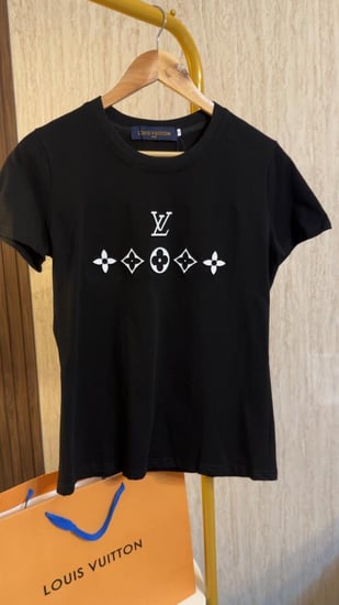 تيشيرت لويس فيتون