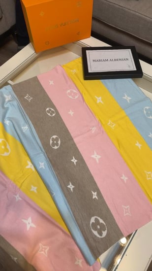 طقم لويس فيتون لحاف+جاكيت +افرول+قبوع