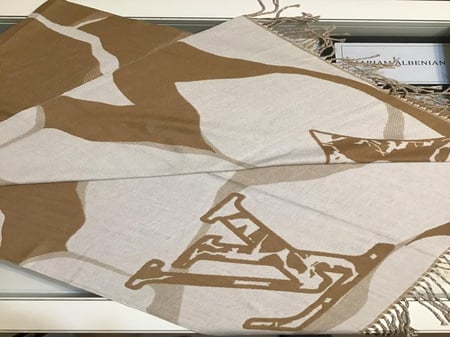 شال لويس فيتون