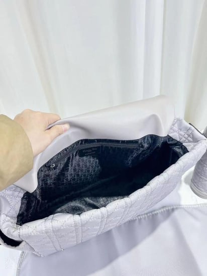 شنطة مواليد ديور فضي