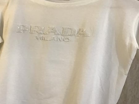 تيشيرت برادا نسائي