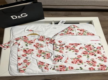 طقم مواليد دوتشي غابانا