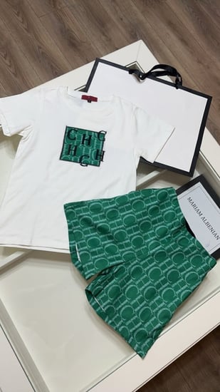 طقم سي اتش ( شورت+ تيشيرت (