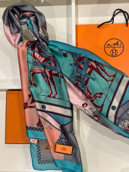 سكارف هيرمز بدون ملحقات