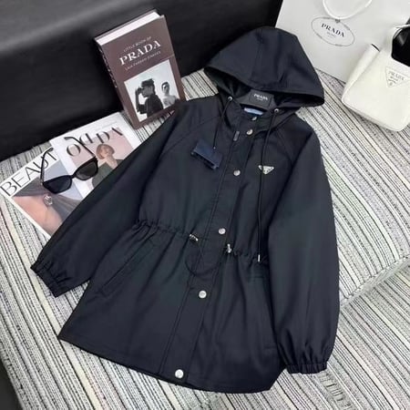 جاكيت برادا