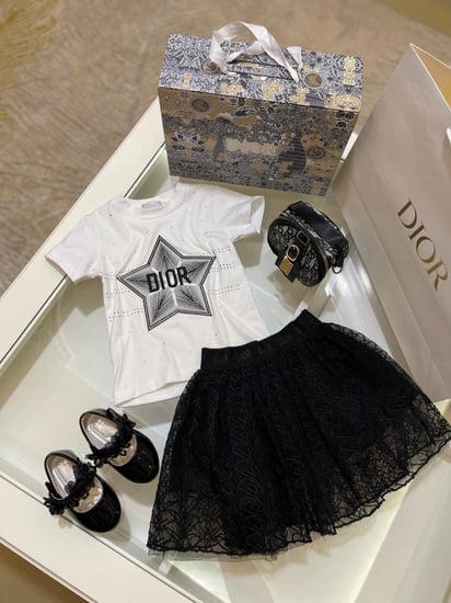 طقم ديور تيشرت +تنورة