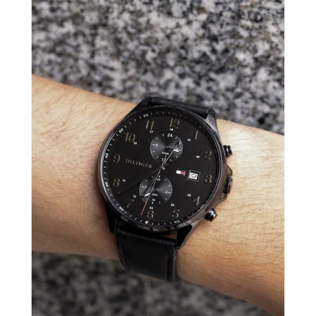 ساعة تومي هيلفيغر