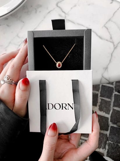 عقد العقيق الاحمر